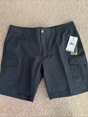 NWT Men's grey Cargo Shorts -free country size 36